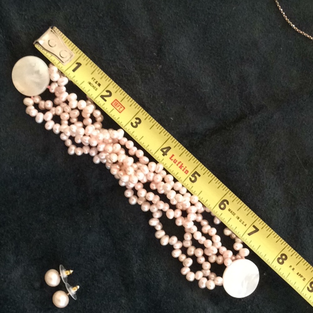 Beautiful pink twisted seed pearl bracelet